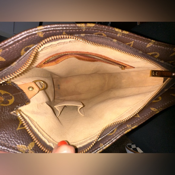 Louis Vuitton Looping Gm - Picture 9 of 10